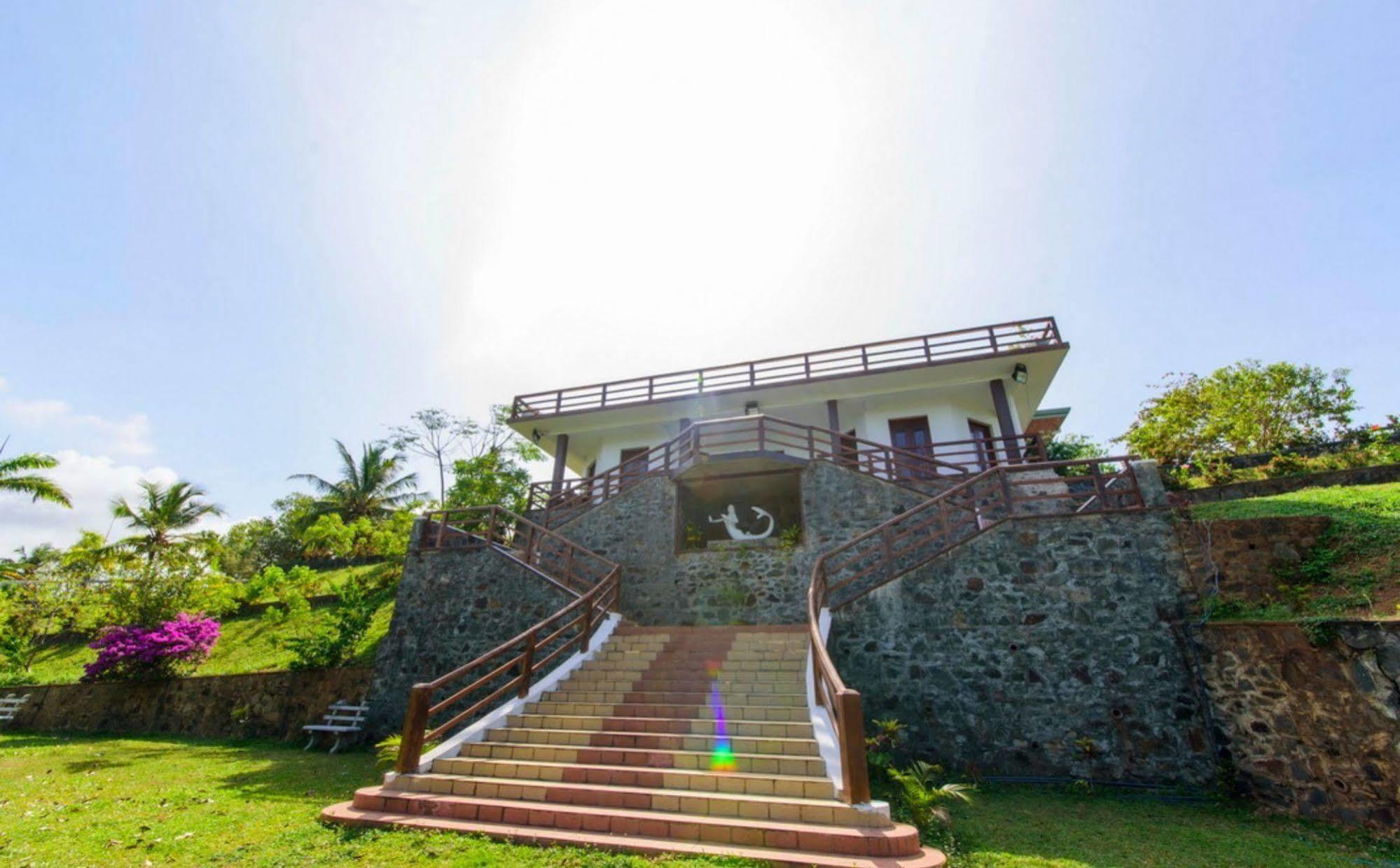 Hikka Hide Villa Hikkaduwa Bagian luar foto