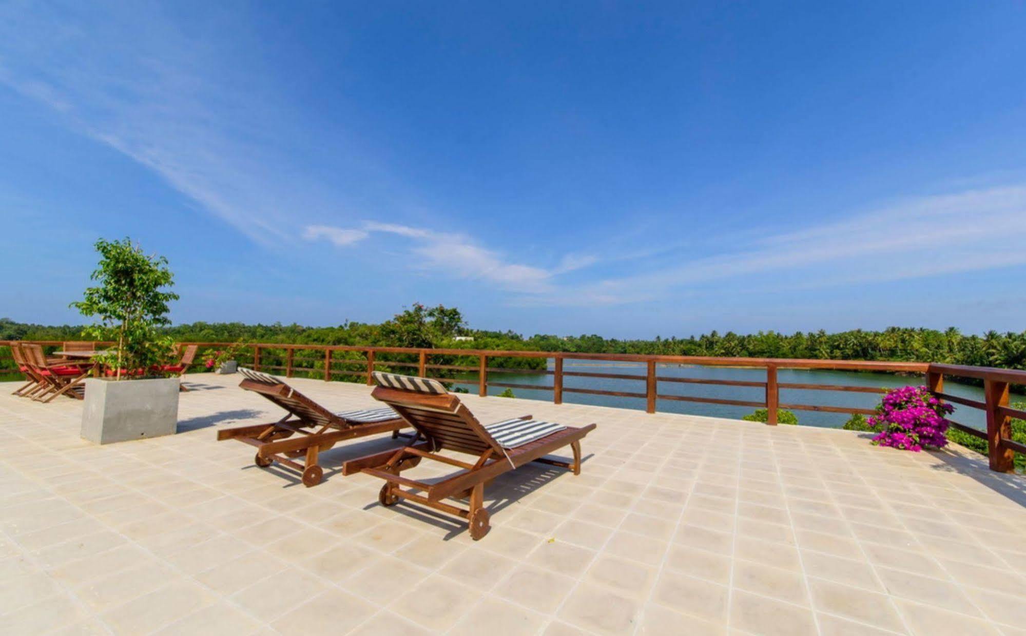 Hikka Hide Villa Hikkaduwa Bagian luar foto