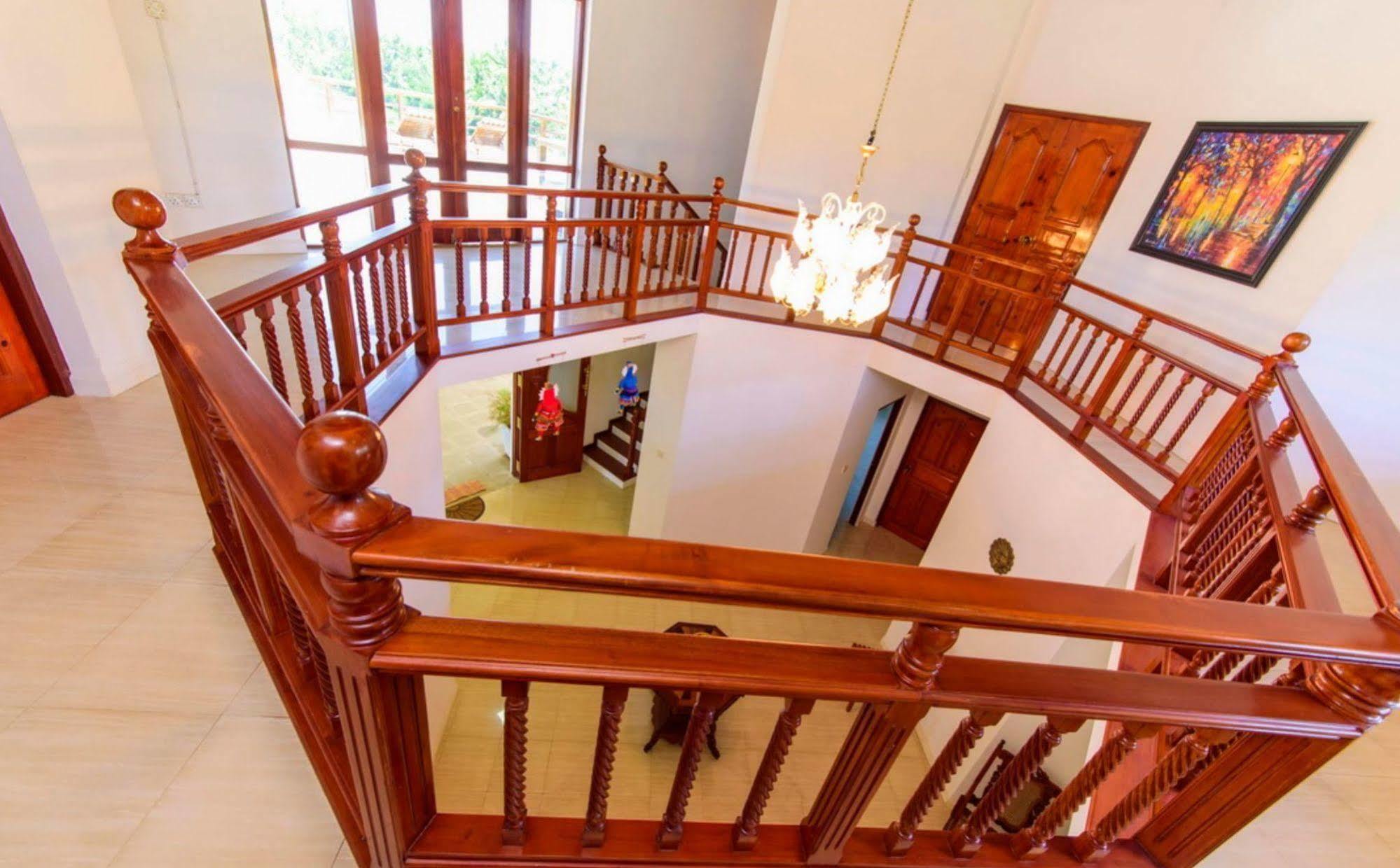 Hikka Hide Villa Hikkaduwa Bagian luar foto